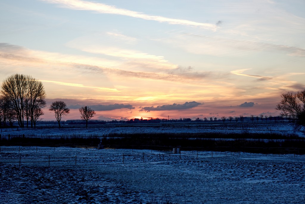 Zonsondergang zonsopkomst zonsopgang weer rijzende zon hdr avondschemering ochtendschemering horizon ochtend avond avondrood morgenrood